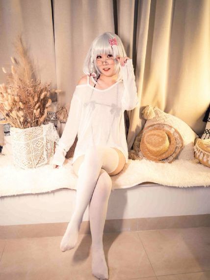 小拗女一区二区三区爱奇艺_720电影在线观看